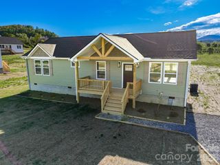 662 Beehive Road, Hendersonville, NC 28792