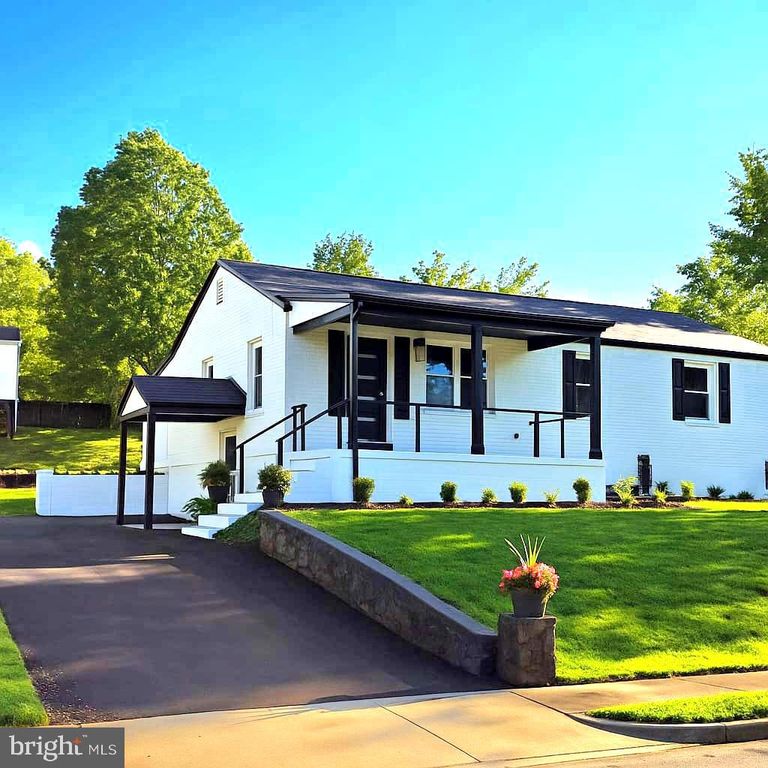 6065 MUNSON HILL RD, Falls Church, VA 22044