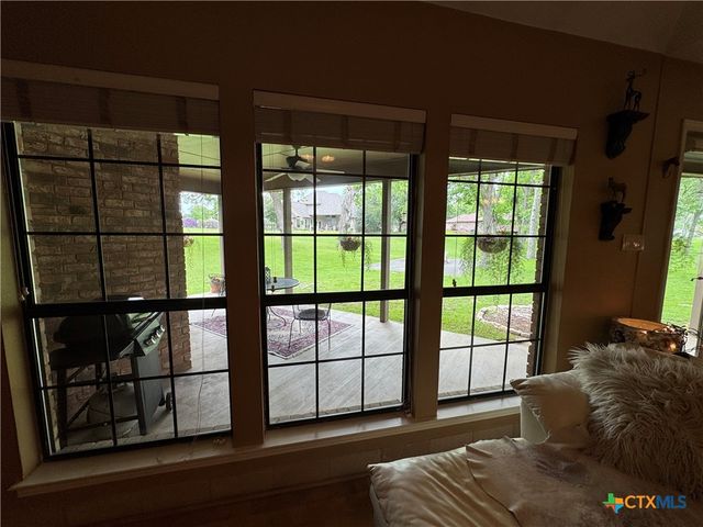 433 Las Brisas Boulevard, Seguin, TX 78155