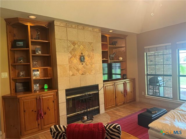 433 Las Brisas Boulevard, Seguin, TX 78155