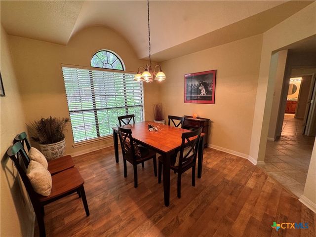 433 Las Brisas Boulevard, Seguin, TX 78155