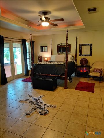 433 Las Brisas Boulevard, Seguin, TX 78155