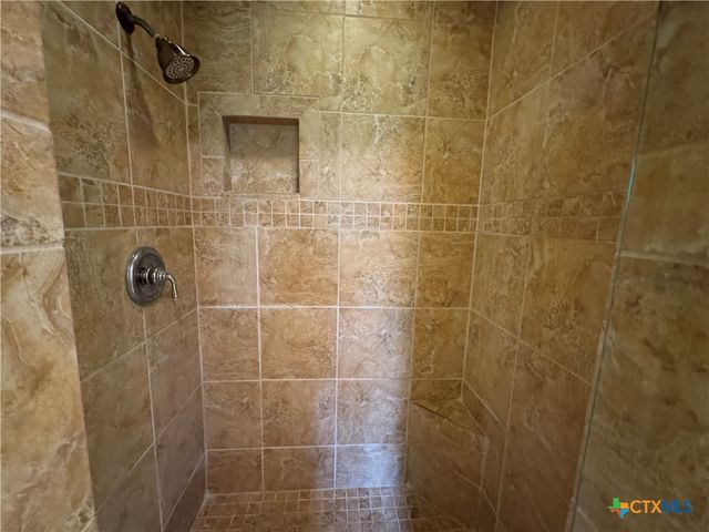 433 Las Brisas Boulevard, Seguin, TX 78155