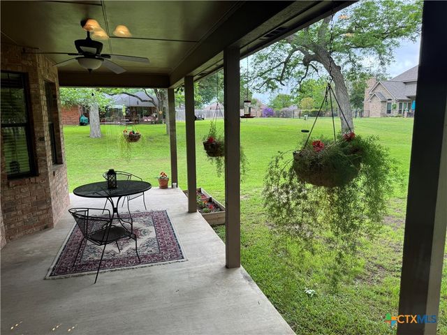 433 Las Brisas Boulevard, Seguin, TX 78155