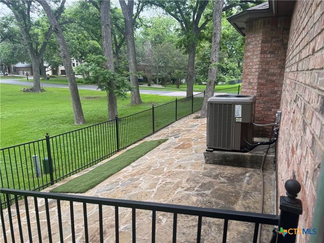 433 Las Brisas Boulevard, Seguin, TX 78155