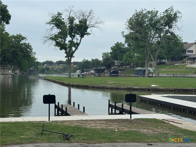 433 Las Brisas Boulevard, Seguin, TX 78155