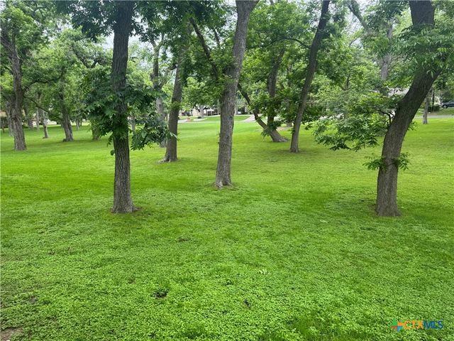 433 Las Brisas Boulevard, Seguin, TX 78155