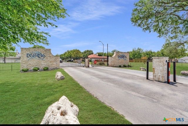 433 Las Brisas Boulevard, Seguin, TX 78155