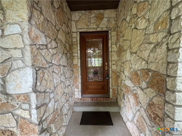 433 Las Brisas Boulevard, Seguin, TX 78155