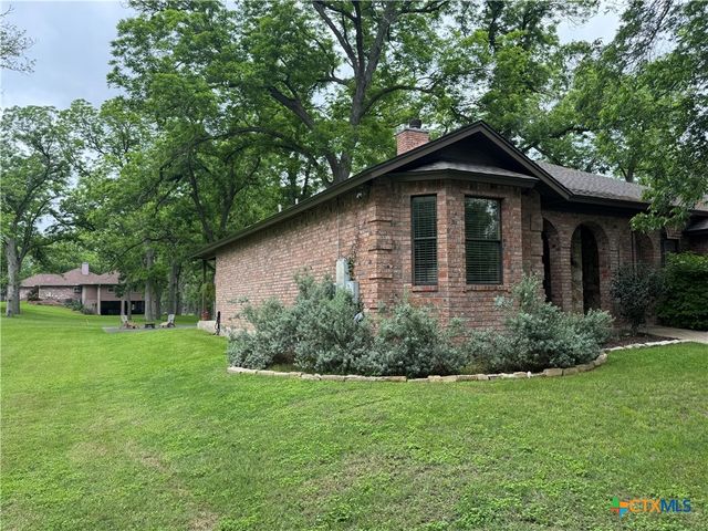 433 Las Brisas Boulevard, Seguin, TX 78155