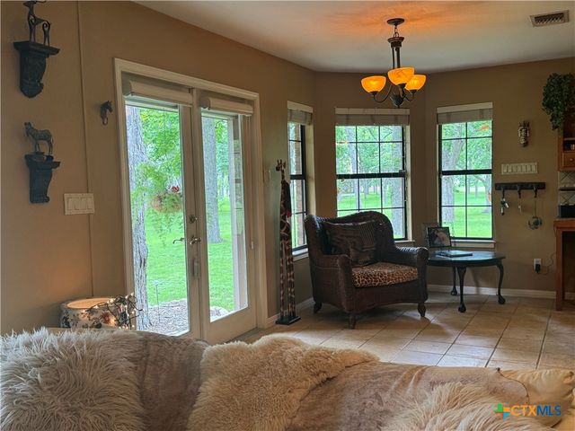 433 Las Brisas Boulevard, Seguin, TX 78155