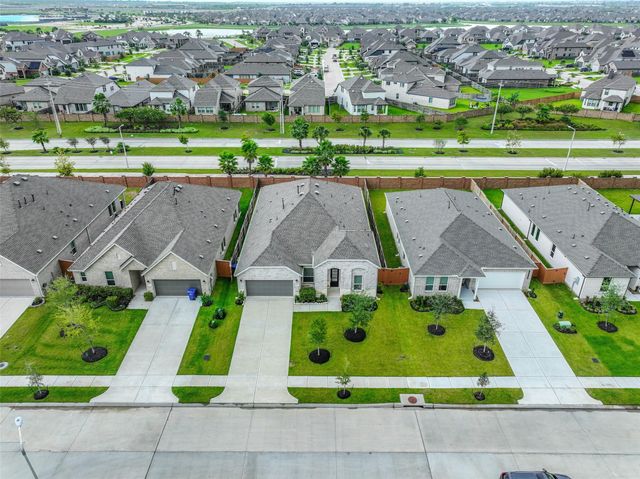 3106 Mariner Island Drive, La Marque, TX 77568