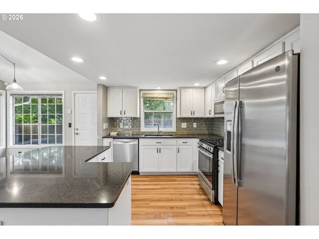 10665 Sw COTTONTAIL Pl, Beaverton, OR 97008