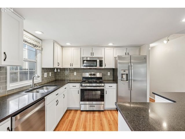 10665 Sw COTTONTAIL Pl, Beaverton, OR 97008