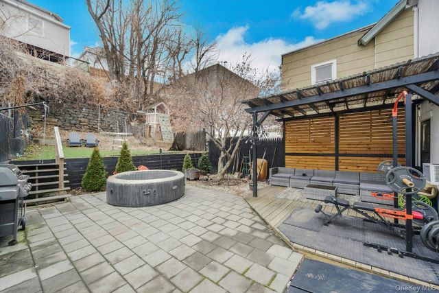 10 Everett Street, New Rochelle, NY 10801