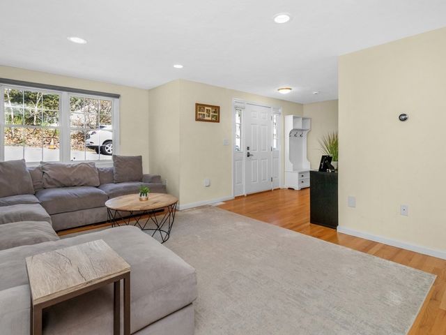 28 Blossom Street, Waltham, MA 02451