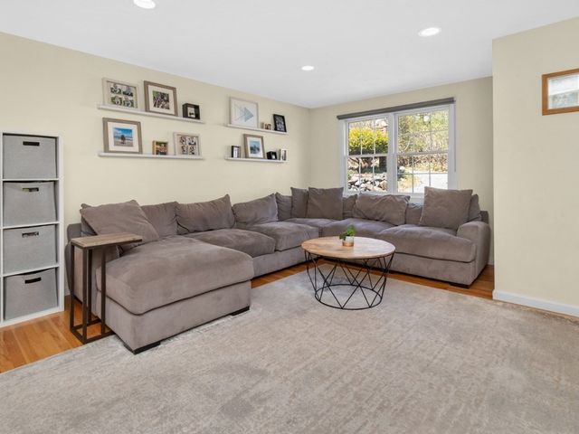 28 Blossom Street, Waltham, MA 02451