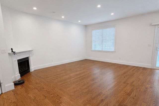 47 Blake 47, Newton, MA 02460