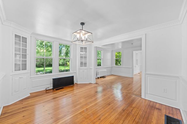 2921 Nichols Avenue, Trumbull, CT 06611