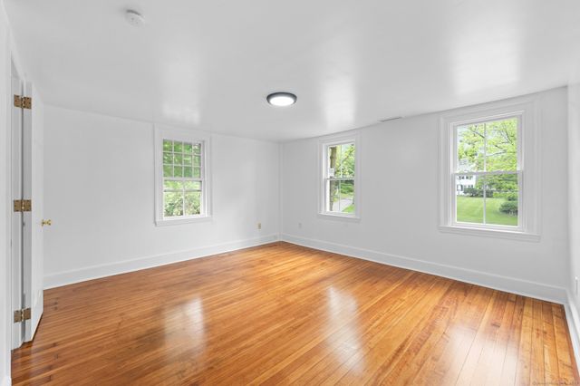 2921 Nichols Avenue, Trumbull, CT 06611