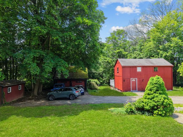 2921 Nichols Avenue, Trumbull, CT 06611