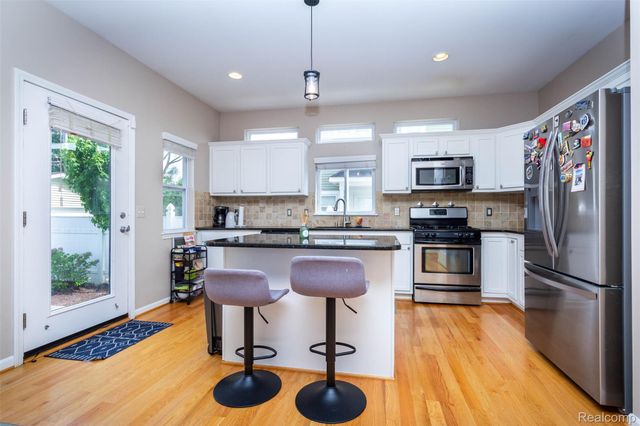 3280 Royal Avenue, Berkley, MI 48072