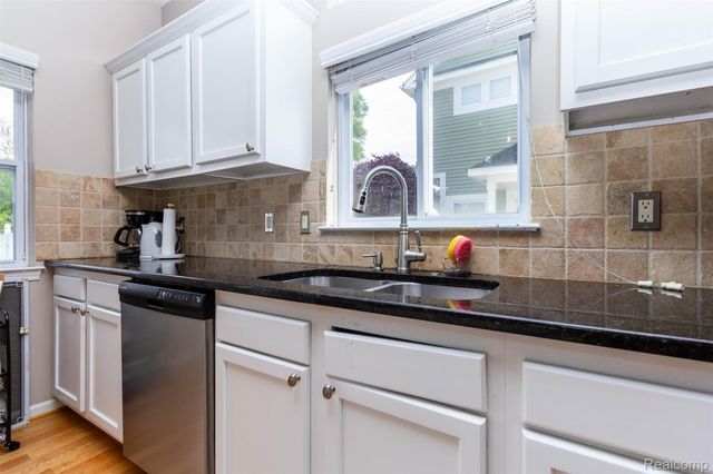 3280 Royal Avenue, Berkley, MI 48072