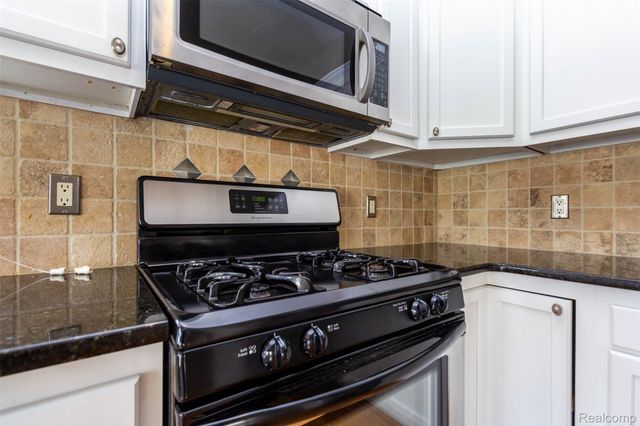 3280 Royal Avenue, Berkley, MI 48072