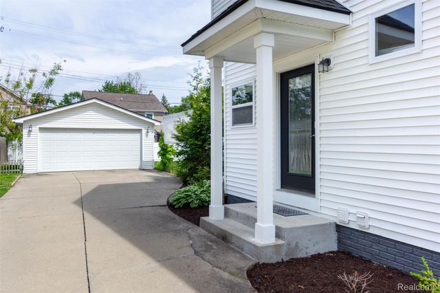 3280 Royal Avenue, Berkley, MI 48072