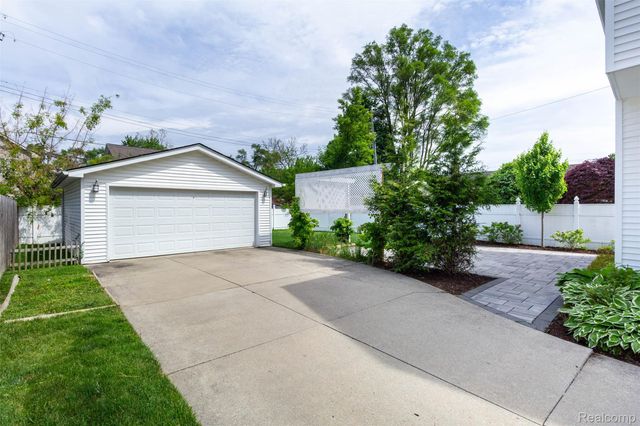 3280 Royal Avenue, Berkley, MI 48072