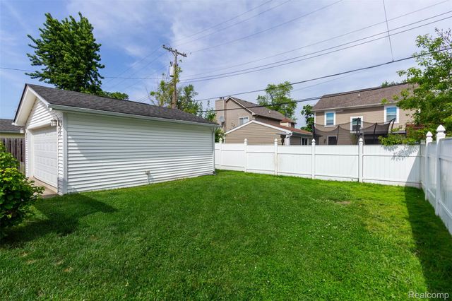 3280 Royal Avenue, Berkley, MI 48072