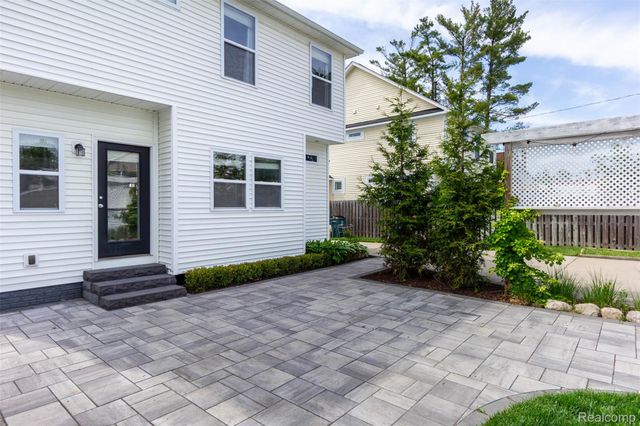 3280 Royal Avenue, Berkley, MI 48072