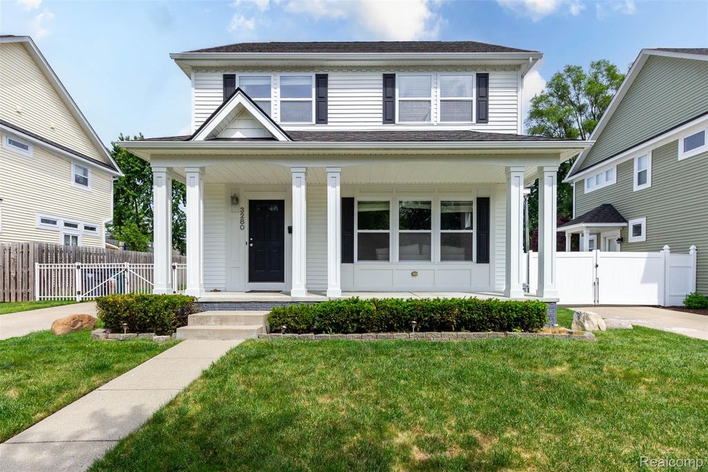 3280 Royal Avenue, Berkley, MI 48072