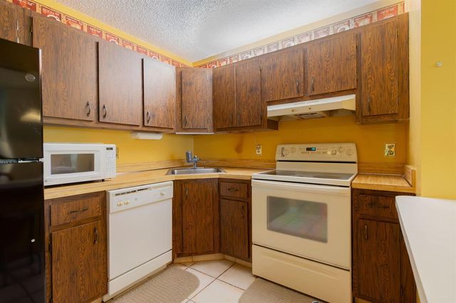 318 Pine Ridge Circle C-2, Greenacres, FL 33463