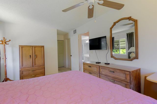 318 Pine Ridge Circle C-2, Greenacres, FL 33463