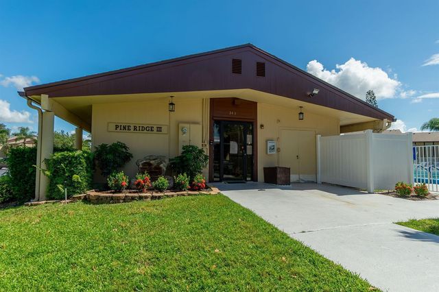 318 Pine Ridge Circle C-2, Greenacres, FL 33463