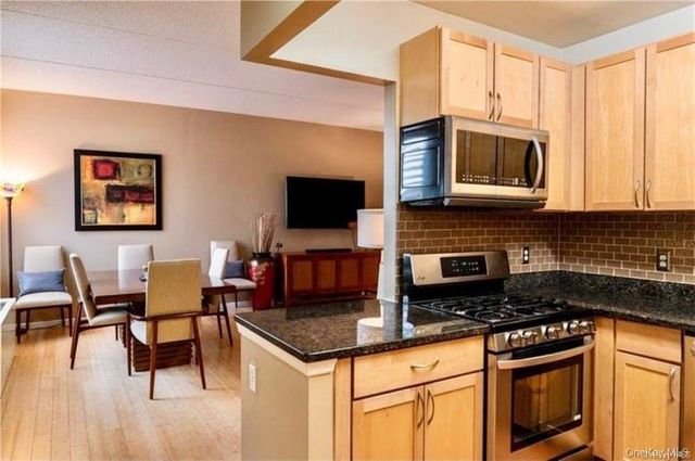 837 Washington Avenue 8M, Bronx, NY 10451