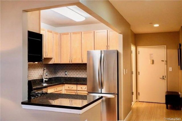 837 Washington Avenue 8M, Bronx, NY 10451