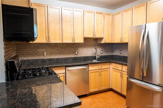 837 Washington Avenue 8M, Bronx, NY 10451