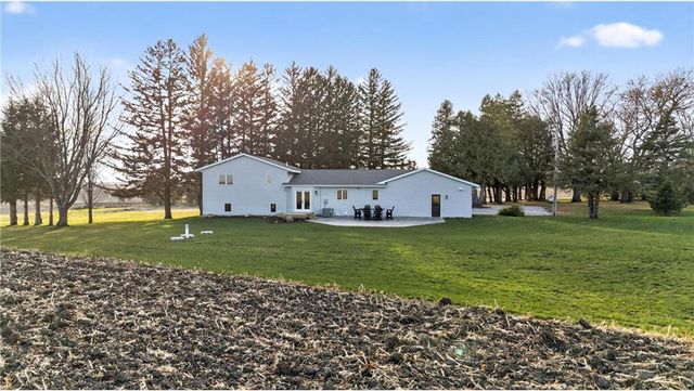 15158 241st Avenue, Preston, MN 55965