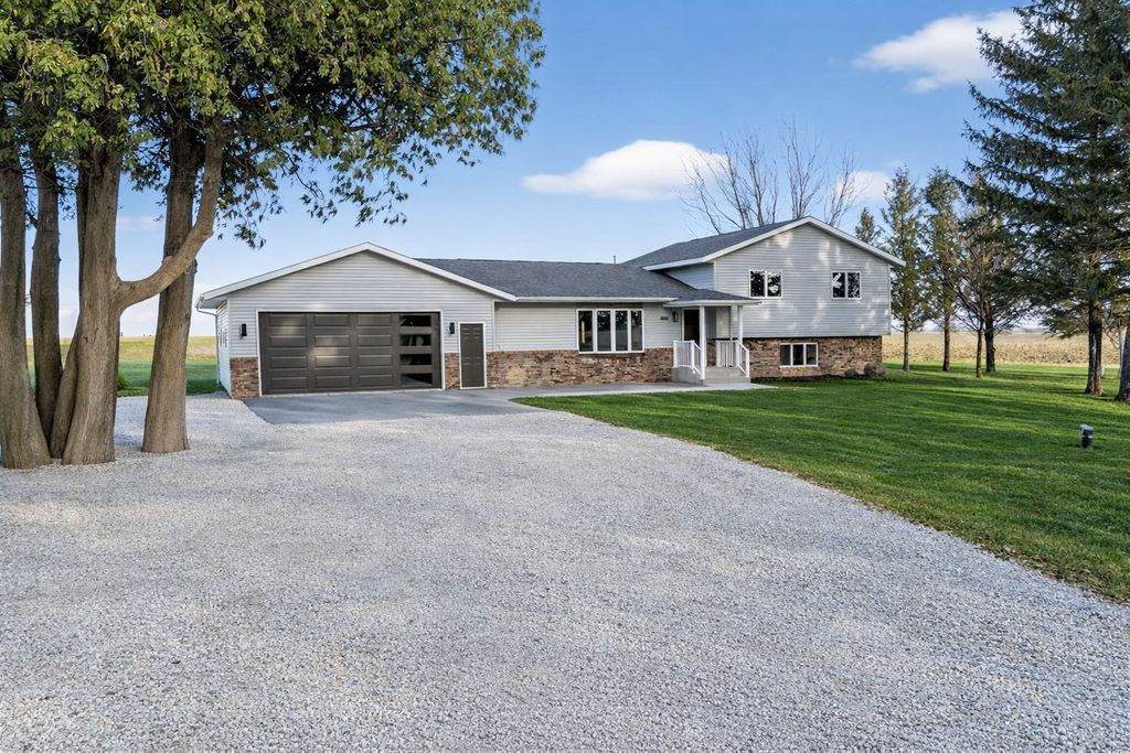 15158 241st Avenue, Preston, MN 55965