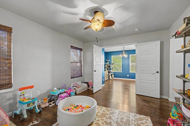 2841 Winners Cir Dr, Navarre, FL 32566