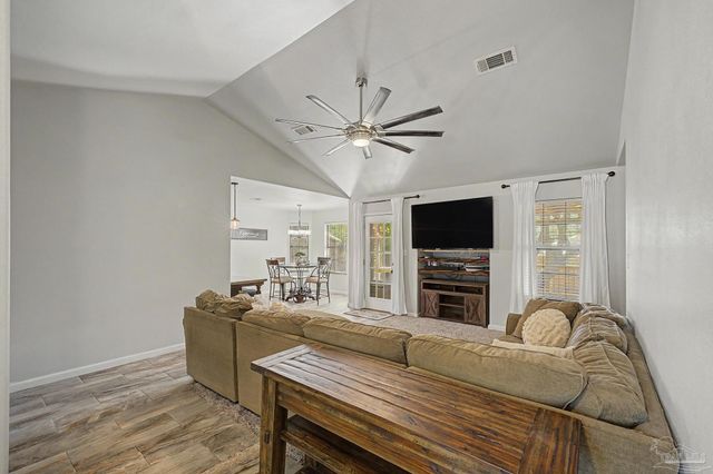 2841 Winners Cir Dr, Navarre, FL 32566