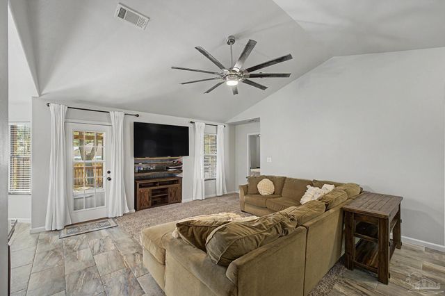 2841 Winners Cir Dr, Navarre, FL 32566