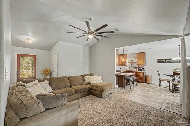 2841 Winners Cir Dr, Navarre, FL 32566