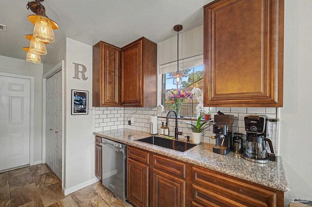 2841 Winners Cir Dr, Navarre, FL 32566