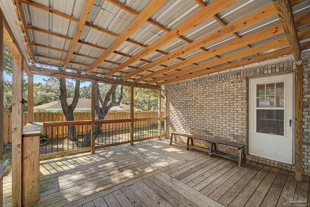 2841 Winners Cir Dr, Navarre, FL 32566