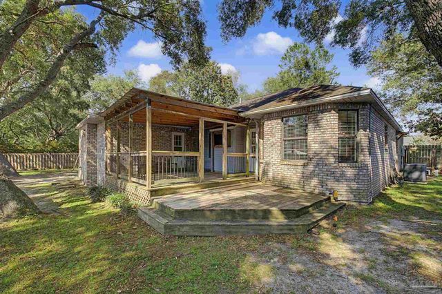 2841 Winners Cir Dr, Navarre, FL 32566