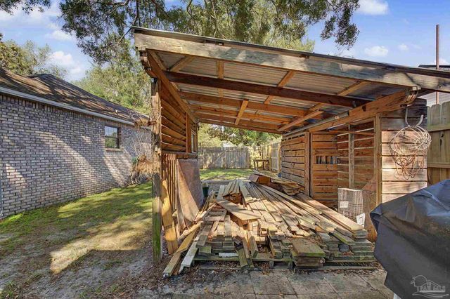 2841 Winners Cir Dr, Navarre, FL 32566