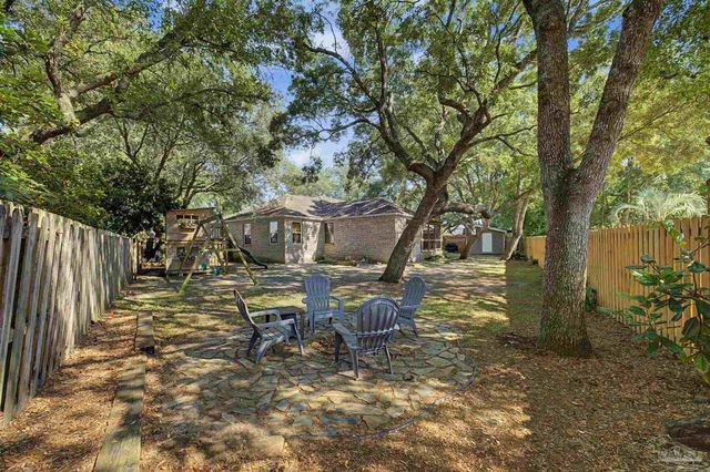 2841 Winners Cir Dr, Navarre, FL 32566